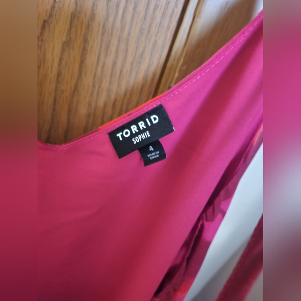 Torrid Tank - Picture 2 of 2
